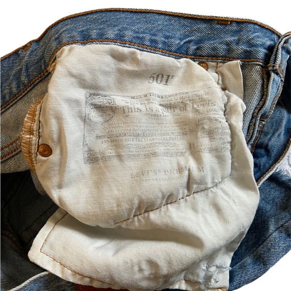 Levi’s 501 High Rise Denim Short Light Wash - Picture 10 of 11